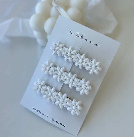 Off white flower hair clip for girls – 6cm stainless steel clip with non-slip grip